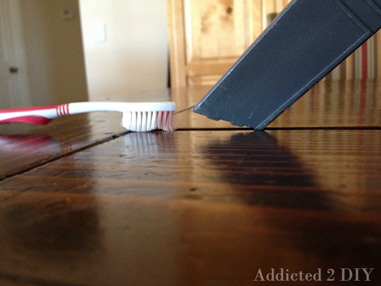 How to clean your dining table