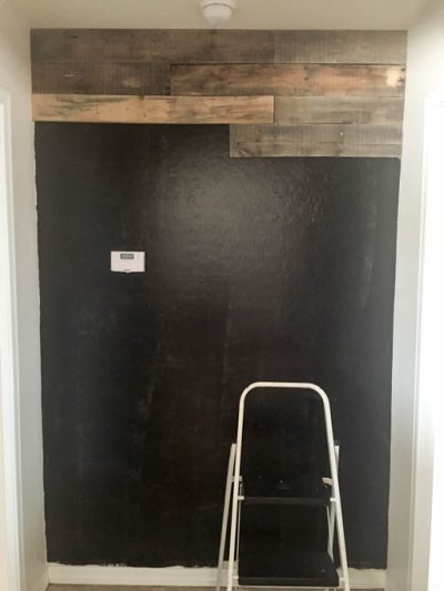 How To Install A Pallet Wall The Easy Way - Addicted 2 DIY