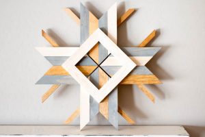 These gorgeous mid-century abstract snowflakes look just like the West Elm version but they were built for FREE using scrap wood!