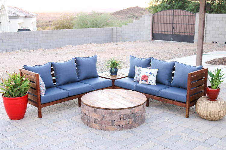 DIY Outdoor Sectional Sofa - Part 1 {How To Build the Sofa ...