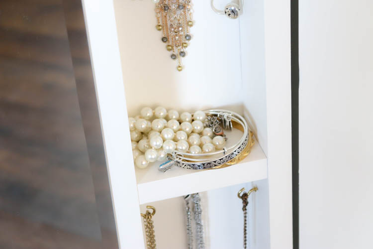 Jewelry cabinet