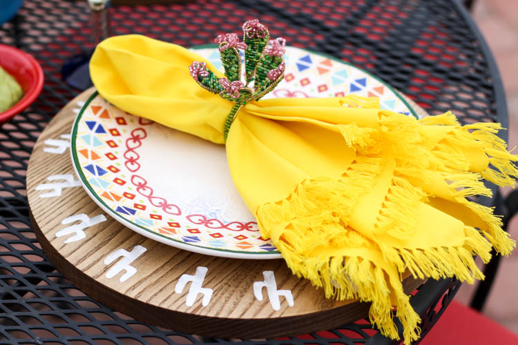 diy wooden table chargers