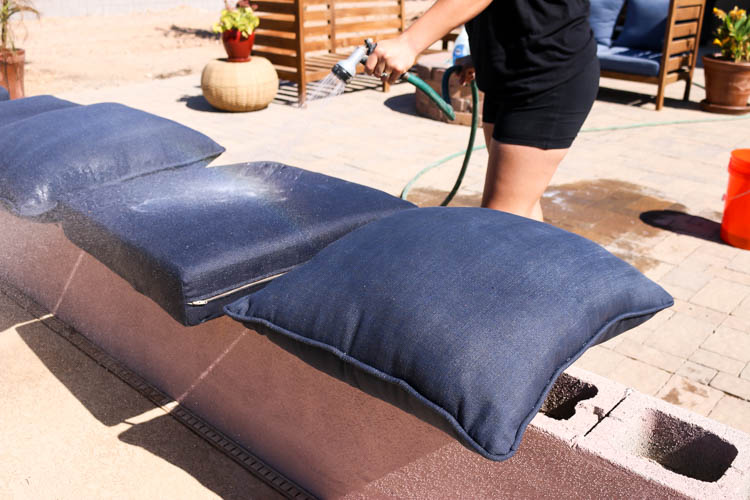 cleaning patio cushions