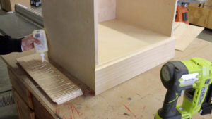 gluing moulding for cabinet-2