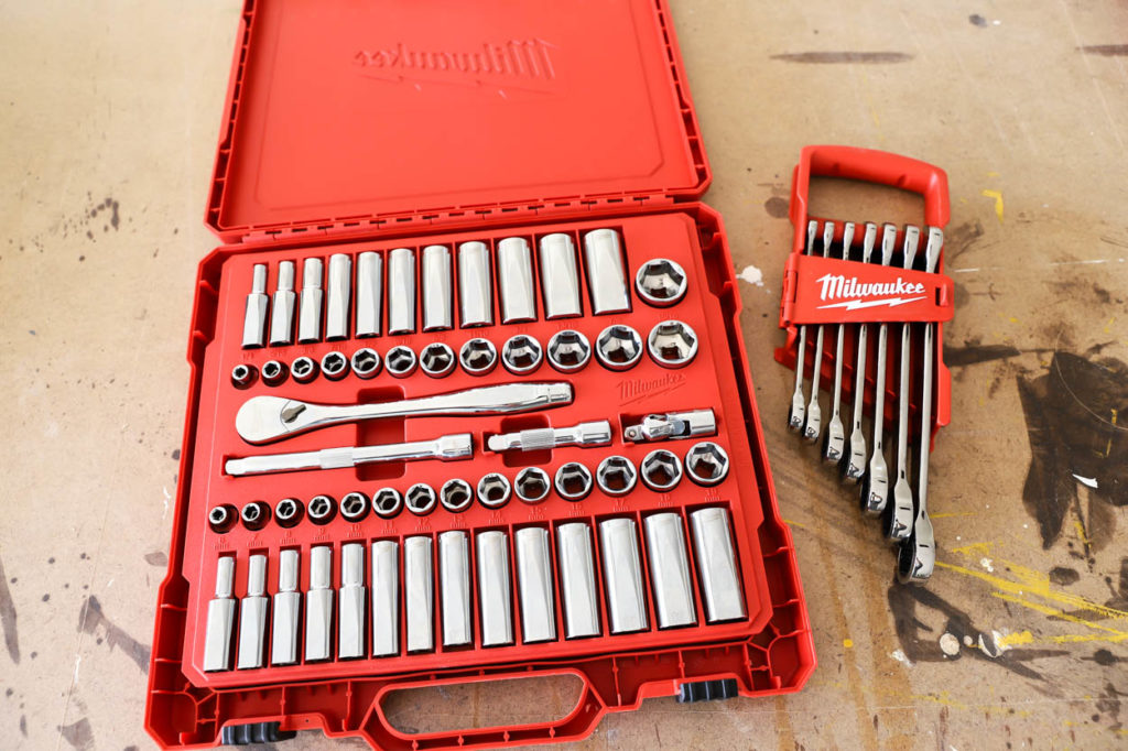 Milwaukee Mechanics Ratchet/Socket Set and Ratcheting Wrench Set