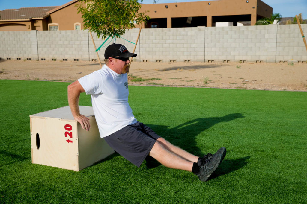 tricep dips on plyo box