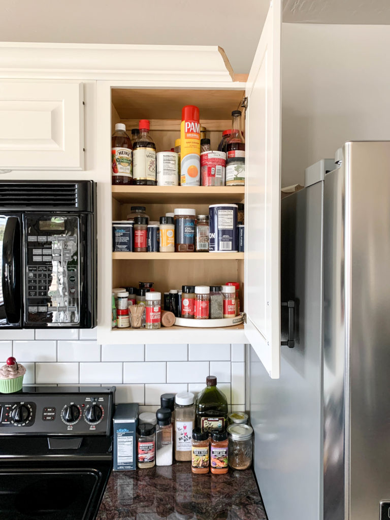 Organized Kitchen Cabinet: Spices